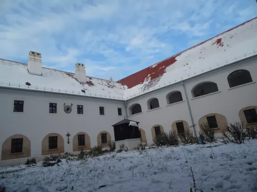 FRANJEVACKI-SAMOSTAN-5