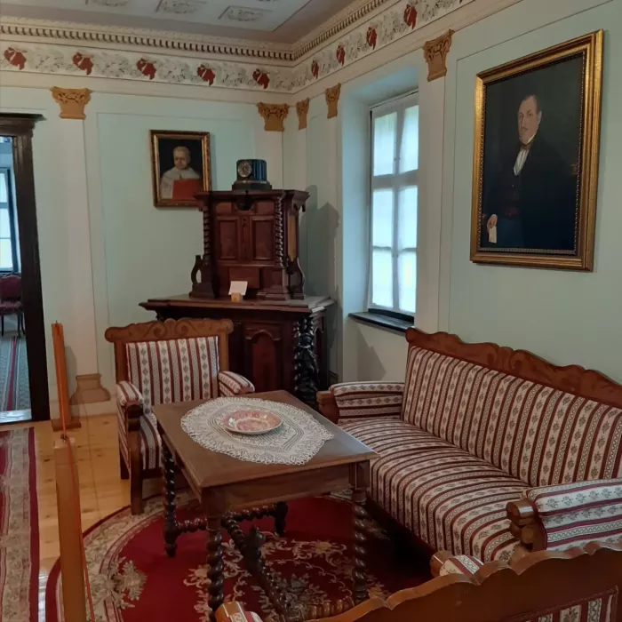 Glavaseva-kuca-salon